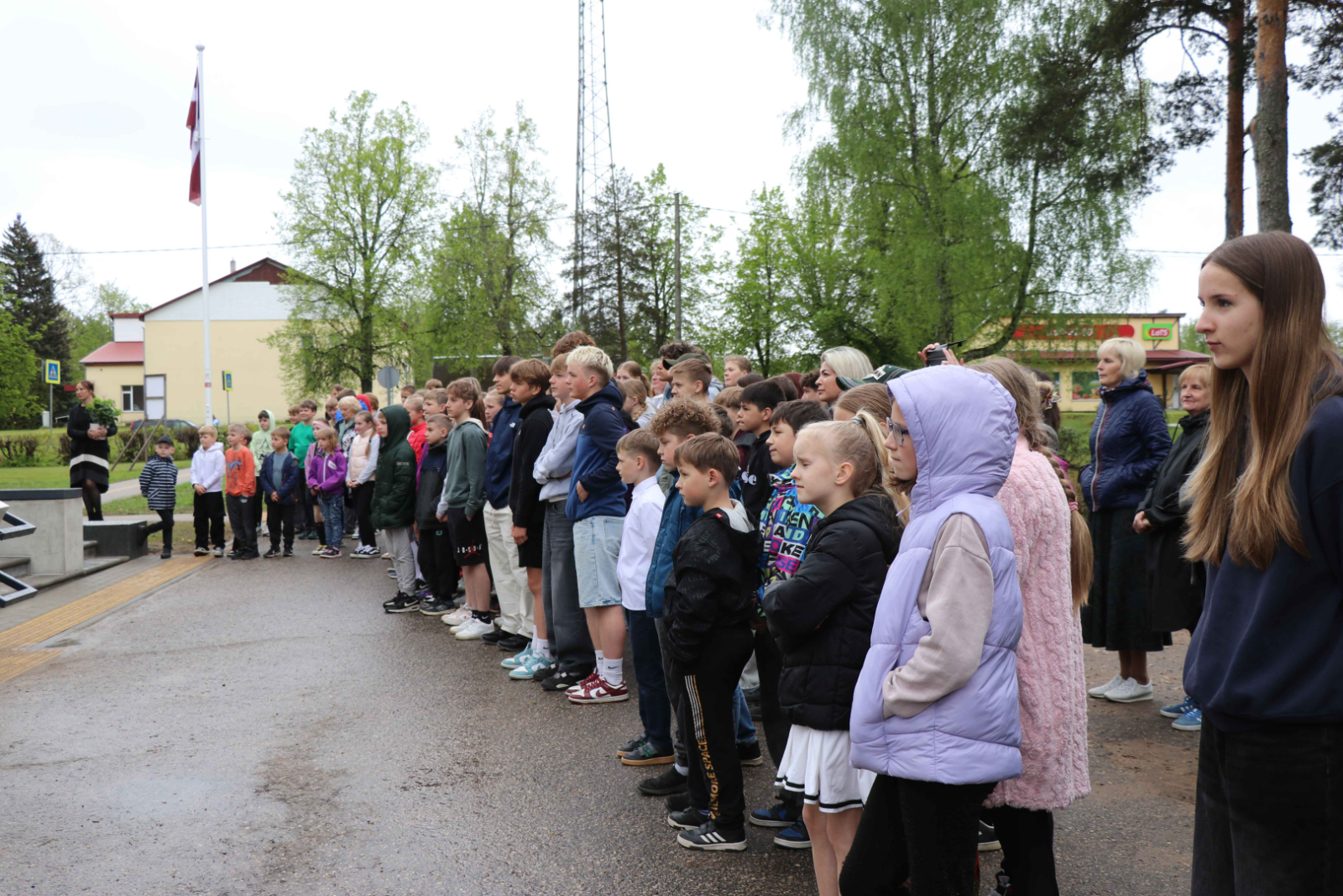 Renovētās skolas ēkas atklāšanas svētki Lejasciemā