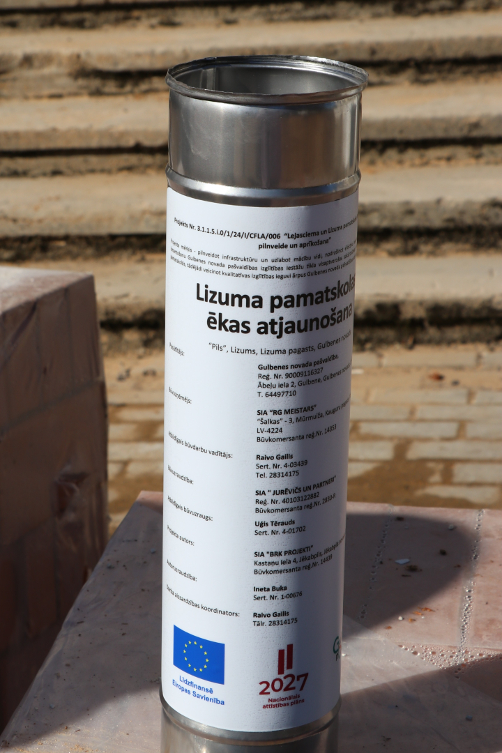 Lizuma pamatskolas ēkā gulda vēstījuma kapsulu