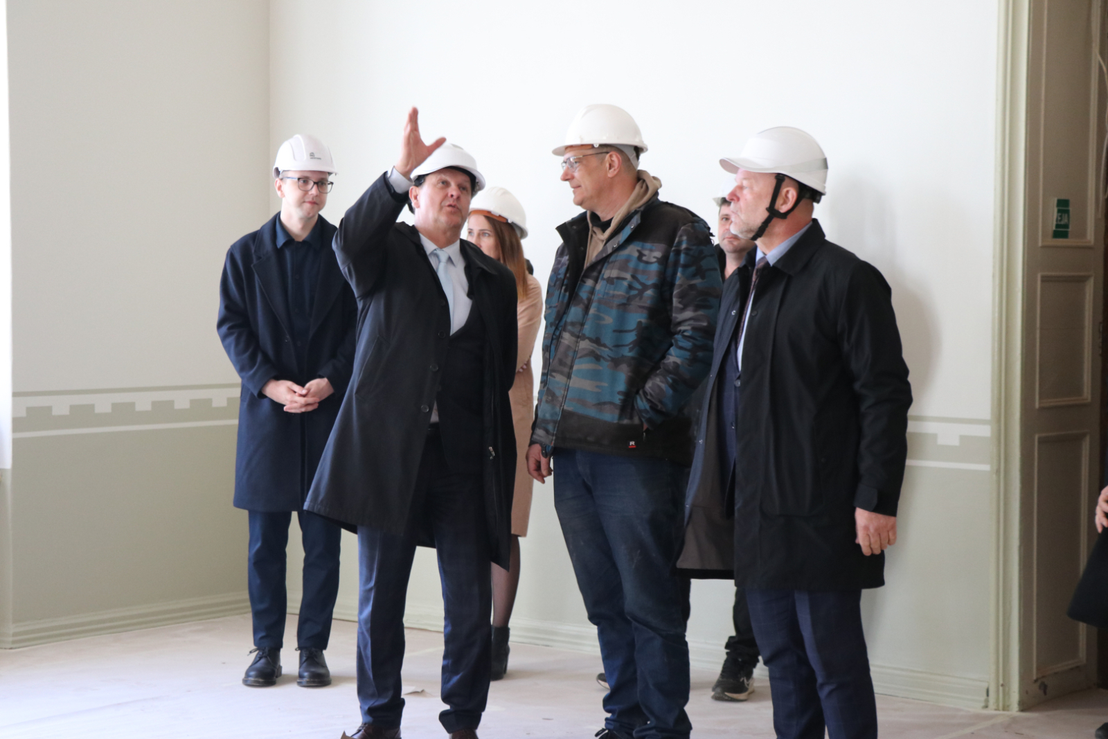 Lizuma pamatskolas ēkā gulda vēstījuma kapsulu