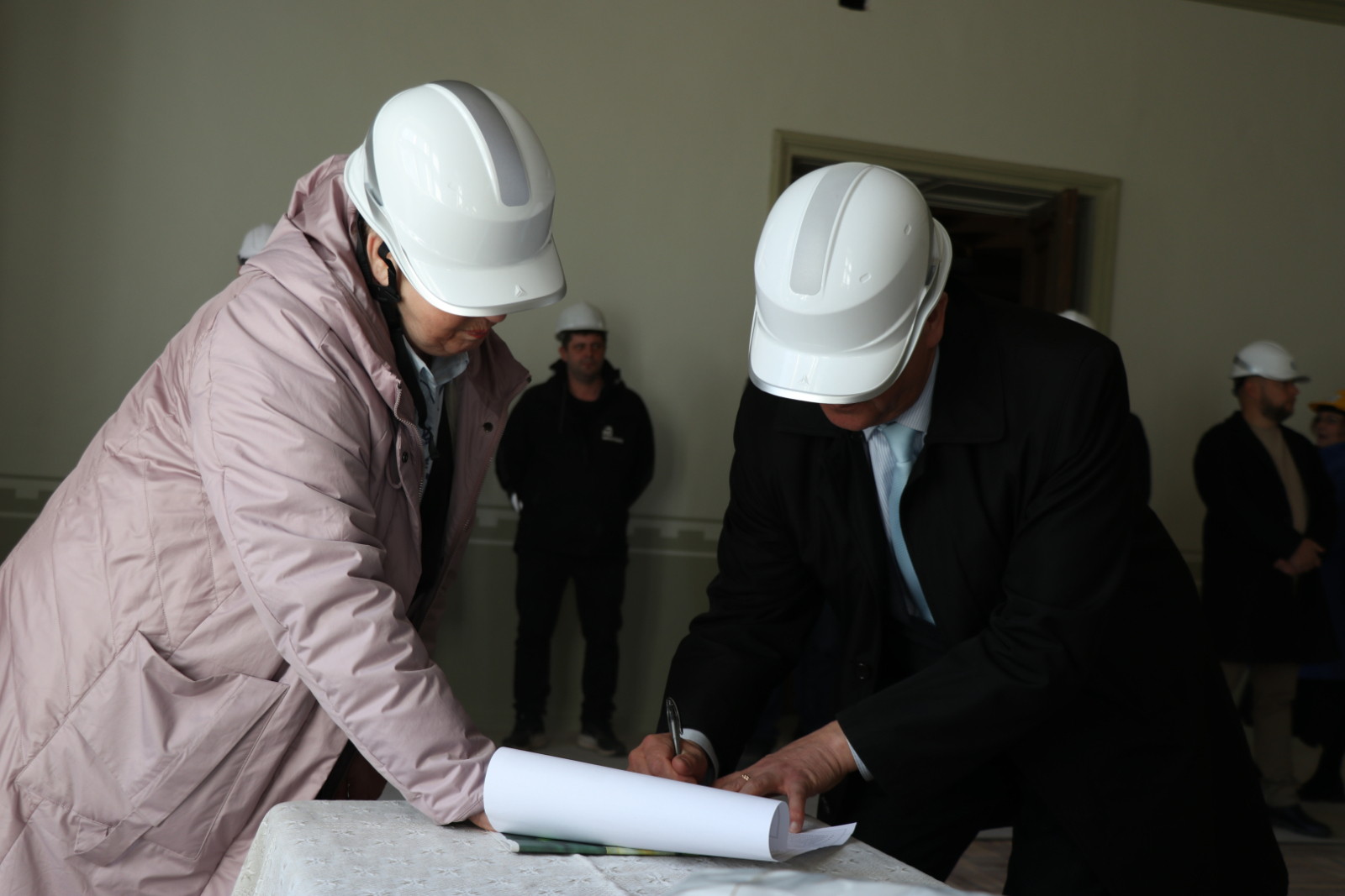 Lizuma pamatskolas ēkā gulda vēstījuma kapsulu