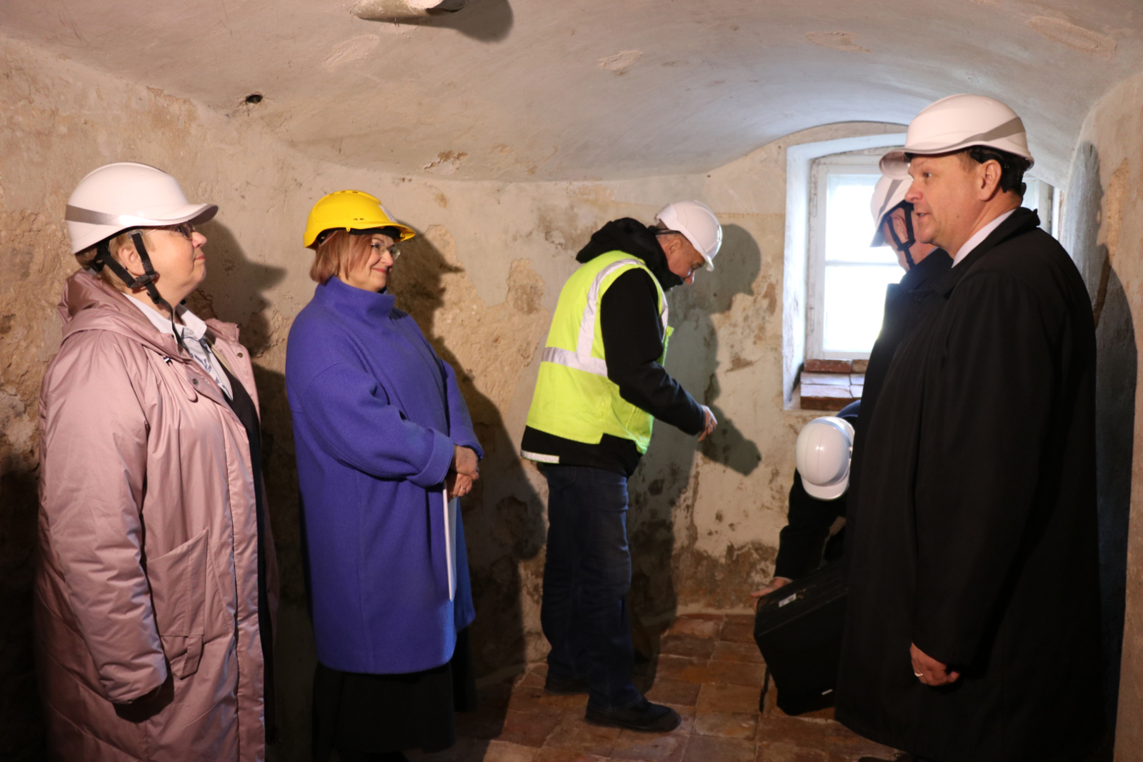 Lizuma pamatskolas ēkā gulda vēstījuma kapsulu