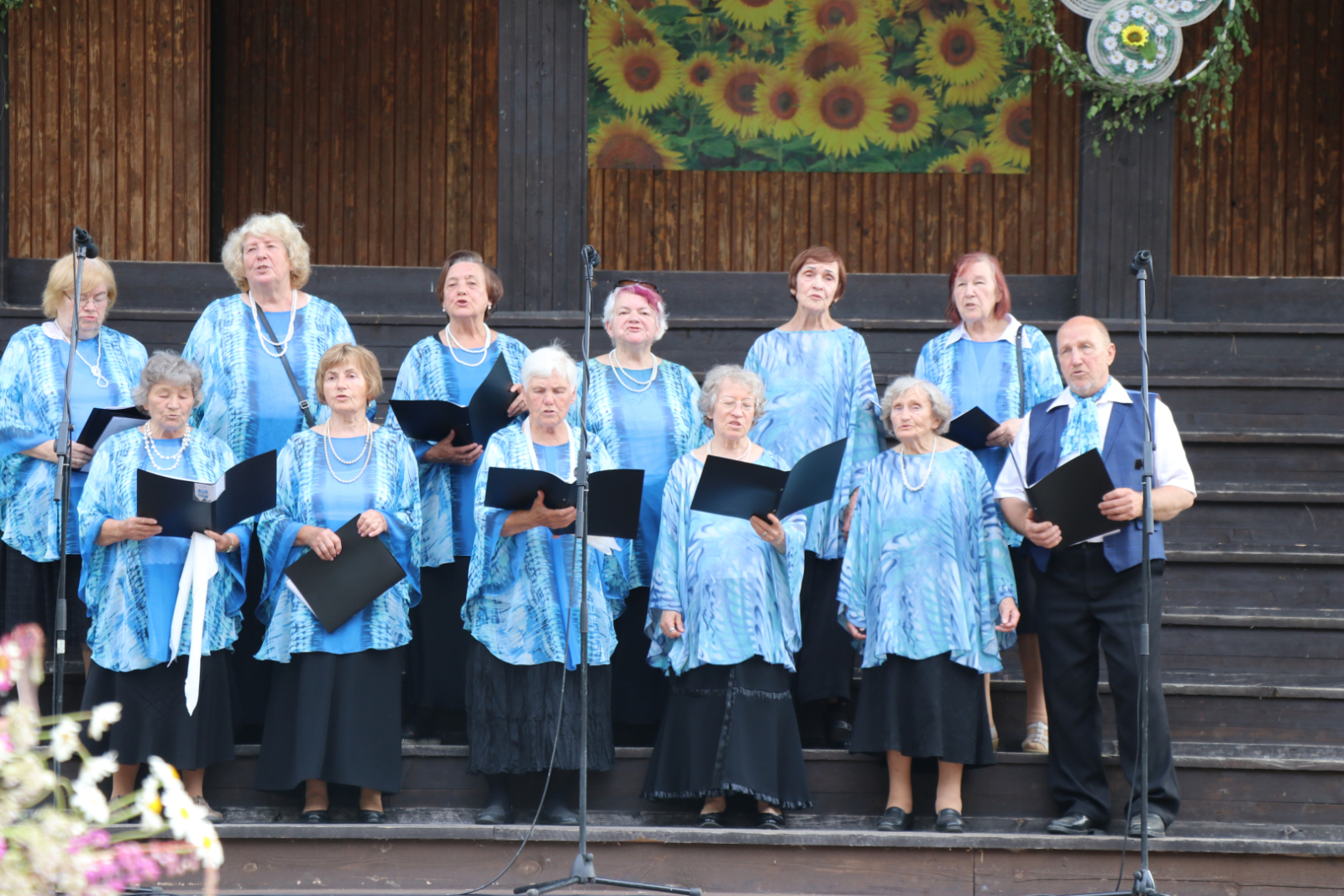 Gulbenes novada un draugu 15.senioru svētki "Kvēl saulespuķe rudenīgā" 