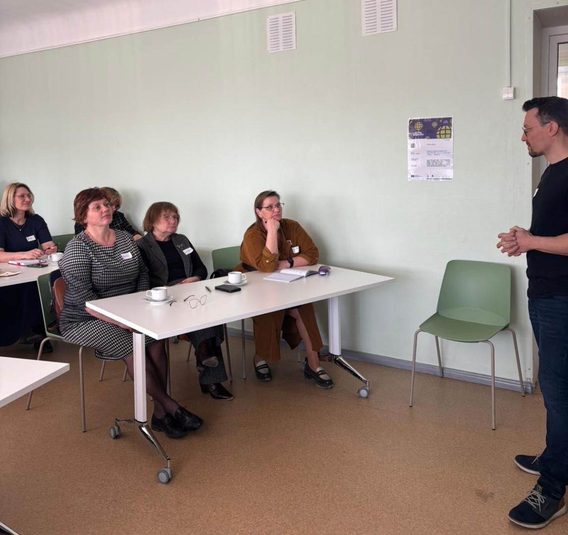 Attēls: Gulbenes novada izglītības iestāžu speciālisti apgūst vienotu starpresoru sadarbības pieeju sociālās atstumtības un priekšlaicīgas mācību pārtraukšanas riska mazināšanai  izglītojamajiem