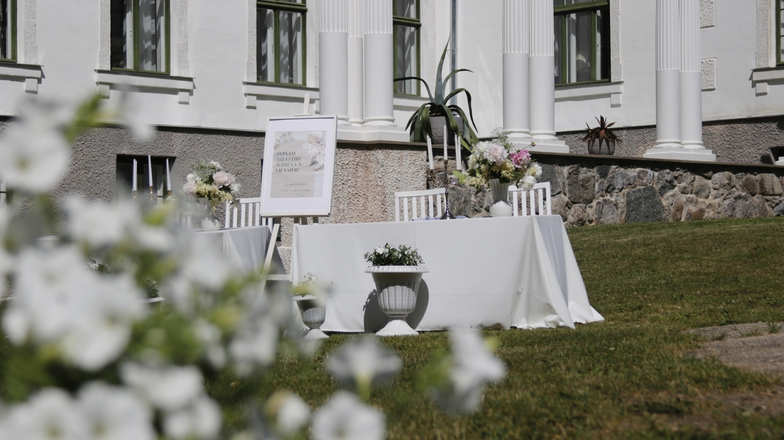 Attēls: 15.06.2024. Stāmerienas pils dārzā tika svinētas Goda kāzu jubilejas.