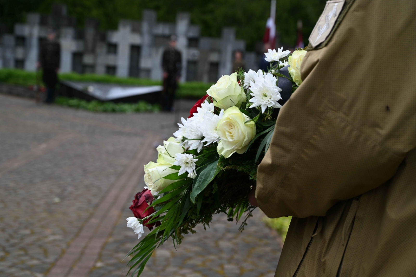 Piemin 1941. gada komunistiskā genocīda upurus 