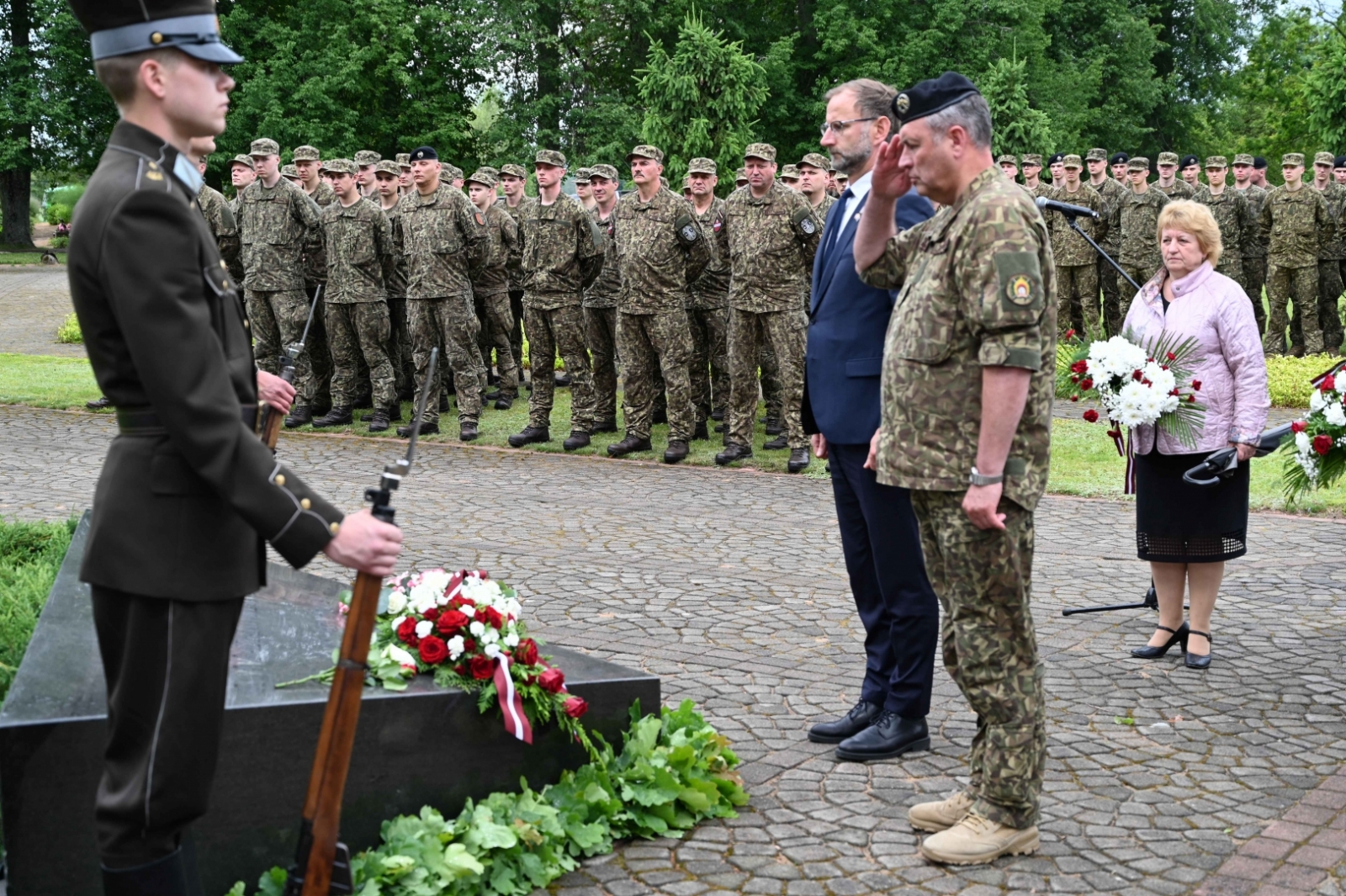 Piemin 1941. gada komunistiskā genocīda upurus 