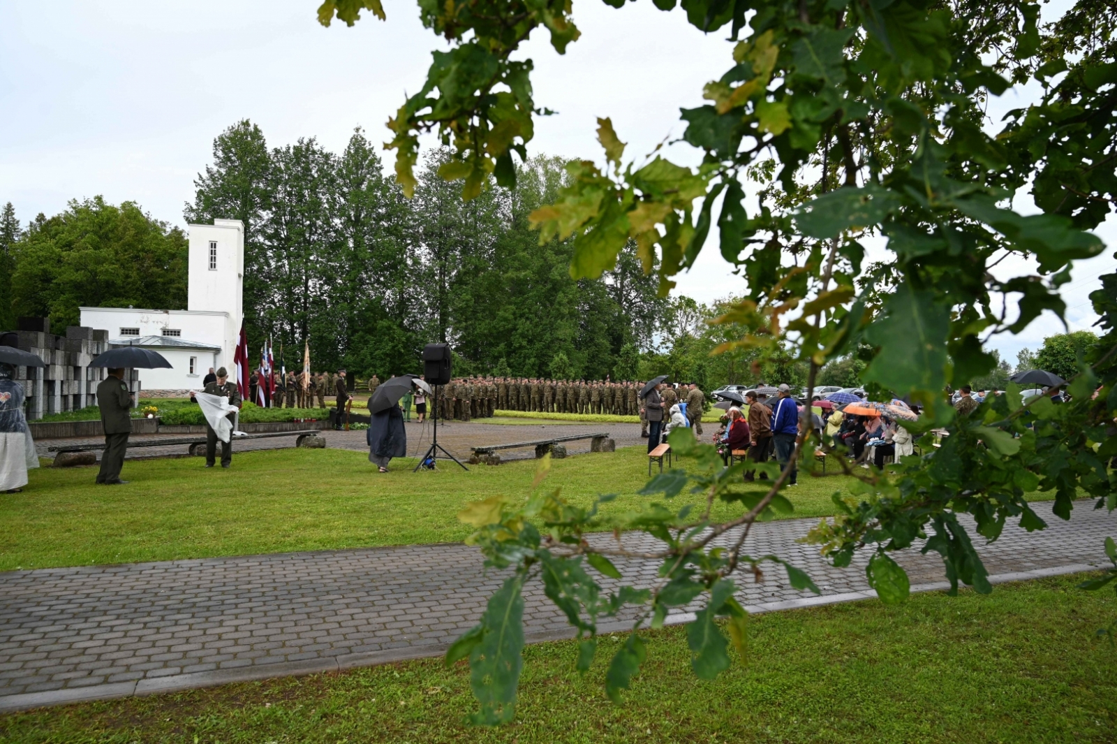 Piemin 1941. gada komunistiskā genocīda upurus 