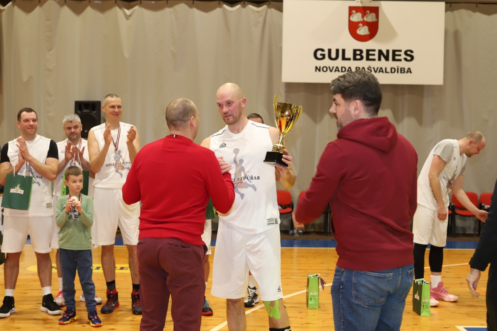 Attēls ar Gulbenes novada 2022./23.gada atklātā basketbola čempionātā vīriešiem dalībniekiem