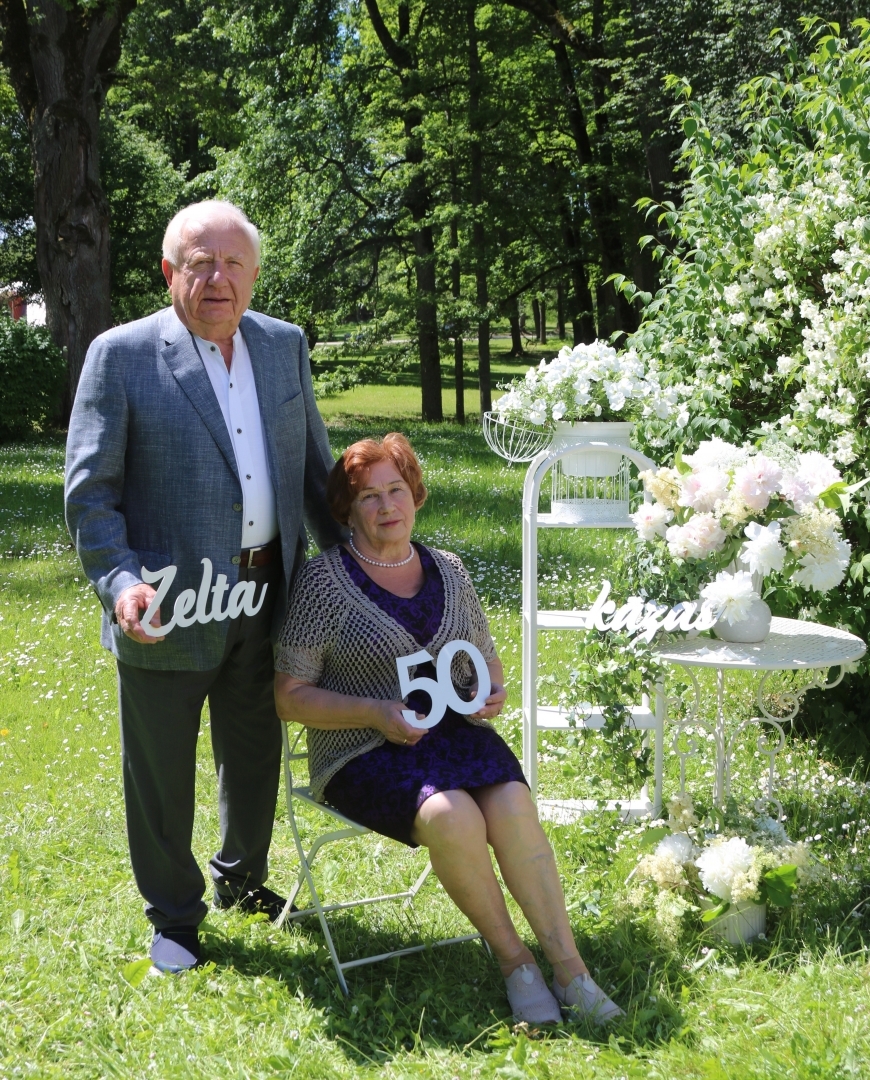 Attēls: 15.06.2024. Stāmerienas pils dārzā tika svinētas Goda kāzu jubilejas.