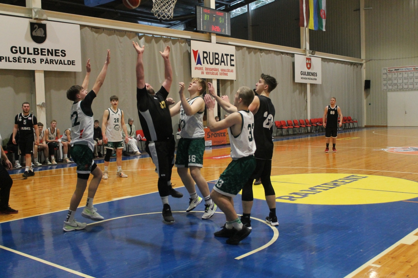 Attēls ar Gulbenes novada 2022./23.gada atklātā basketbola čempionātā vīriešiem dalībniekiem