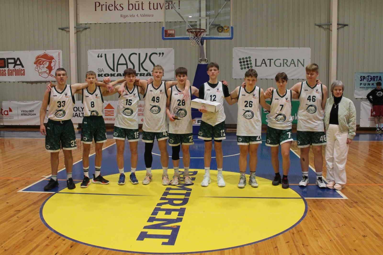Attēls ar Gulbenes novada 2022./23.gada atklātā basketbola čempionātā vīriešiem dalībniekiem