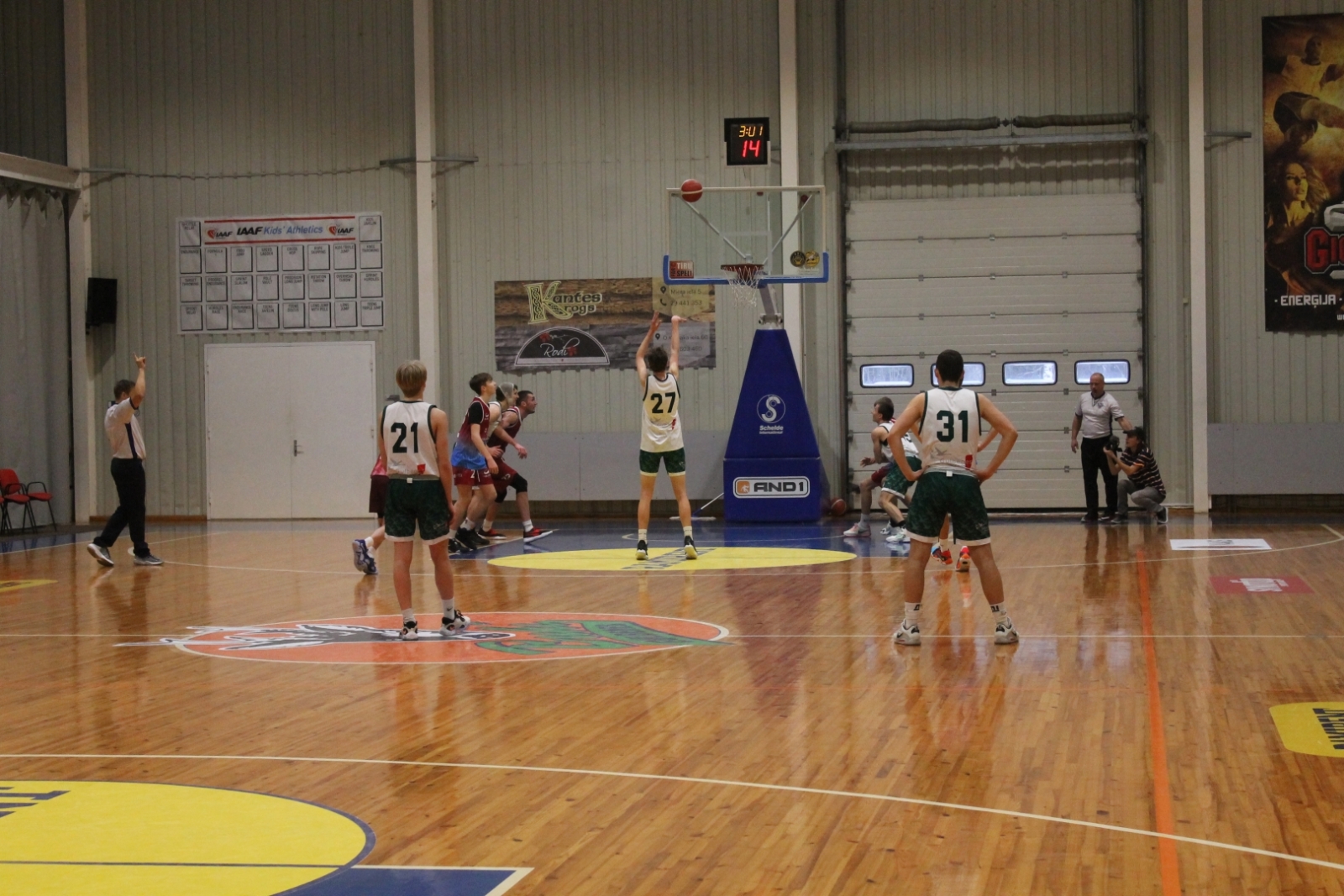 Attēls ar Gulbenes novada 2022./23.gada atklātā basketbola čempionātā vīriešiem dalībniekiem