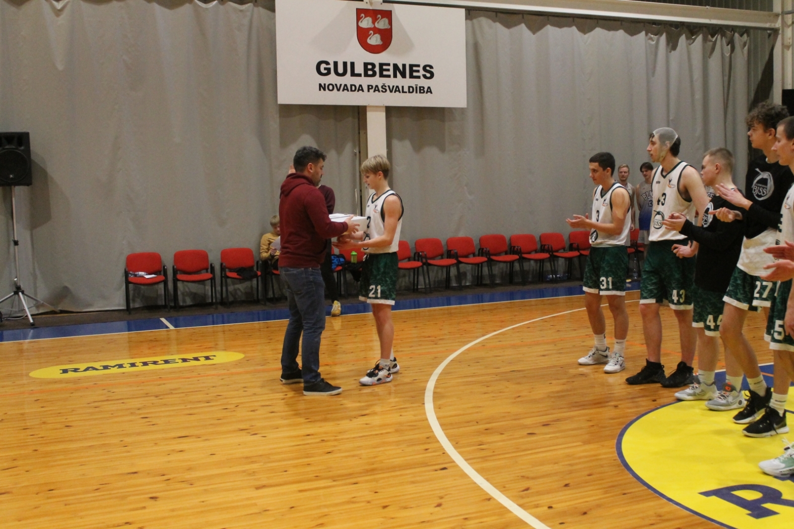 Attēls ar Gulbenes novada 2022./23.gada atklātā basketbola čempionātā vīriešiem dalībniekiem