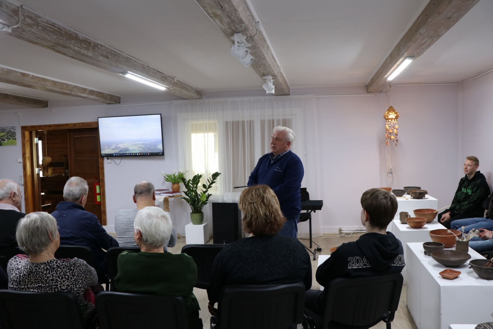 Attēls: R.Kalniņa atmiņu grāmatas atvēršana Lejasciemā 17.04.23.