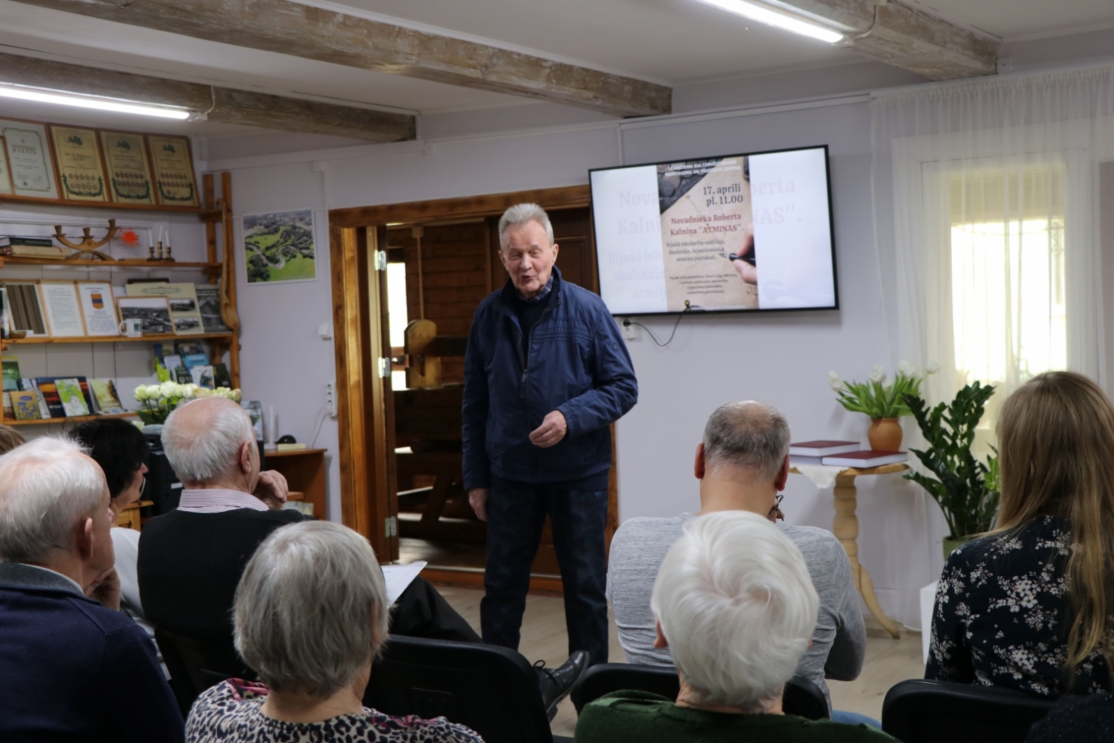 Attēls: R.Kalniņa atmiņu grāmatas atvēršana Lejasciemā 17.04.23.