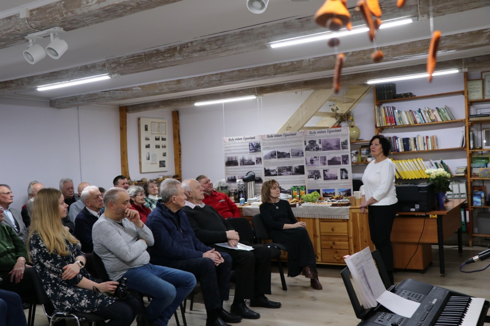 Attēls: R.Kalniņa atmiņu grāmatas atvēršana Lejasciemā 17.04.23.