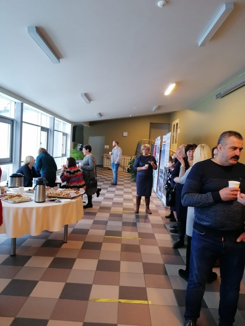 Attēli ar Gulbenes novada Izglītības pārvaldes un Balvu novada mācību jomu koordinatoriem un Izglītības pārvaldes darbiniekiem