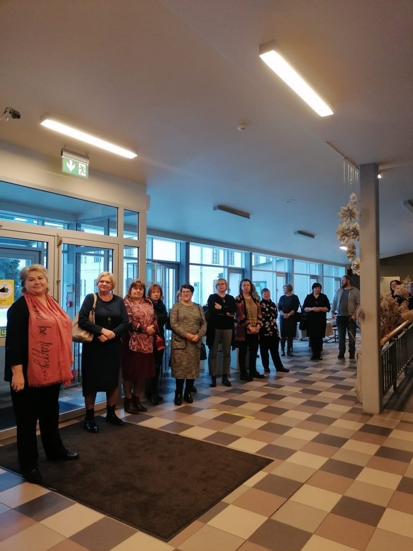 Attēli ar Gulbenes novada Izglītības pārvaldes un Balvu novada mācību jomu koordinatoriem un Izglītības pārvaldes darbiniekiem