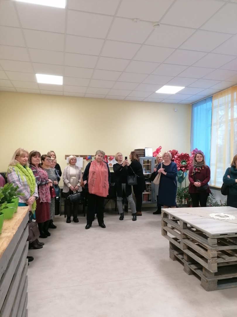Attēli ar Gulbenes novada Izglītības pārvaldes un Balvu novada mācību jomu koordinatoriem un Izglītības pārvaldes darbiniekiem