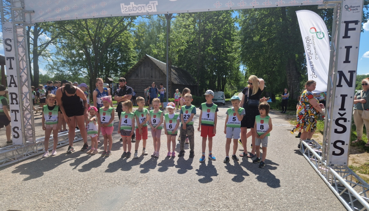 Attēls: Rankā jau divdesmit astoto reizi notika tradicionālais tautas skrējiens “Rankas apļi 2024”