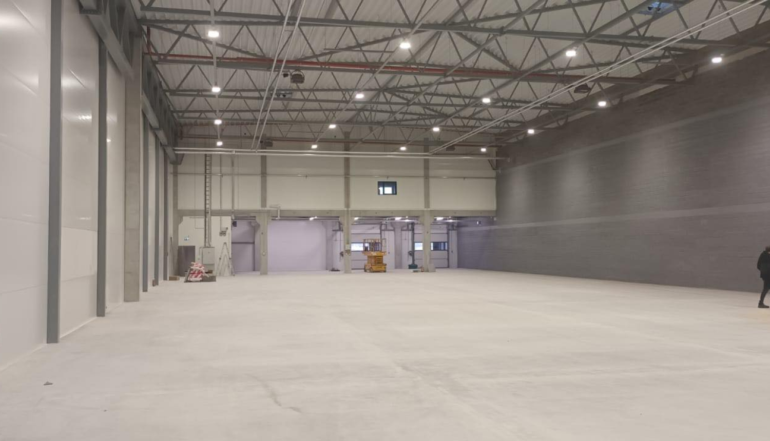 Attēls ar ražošanas/noliktavu telpām Lizuma Pinkās