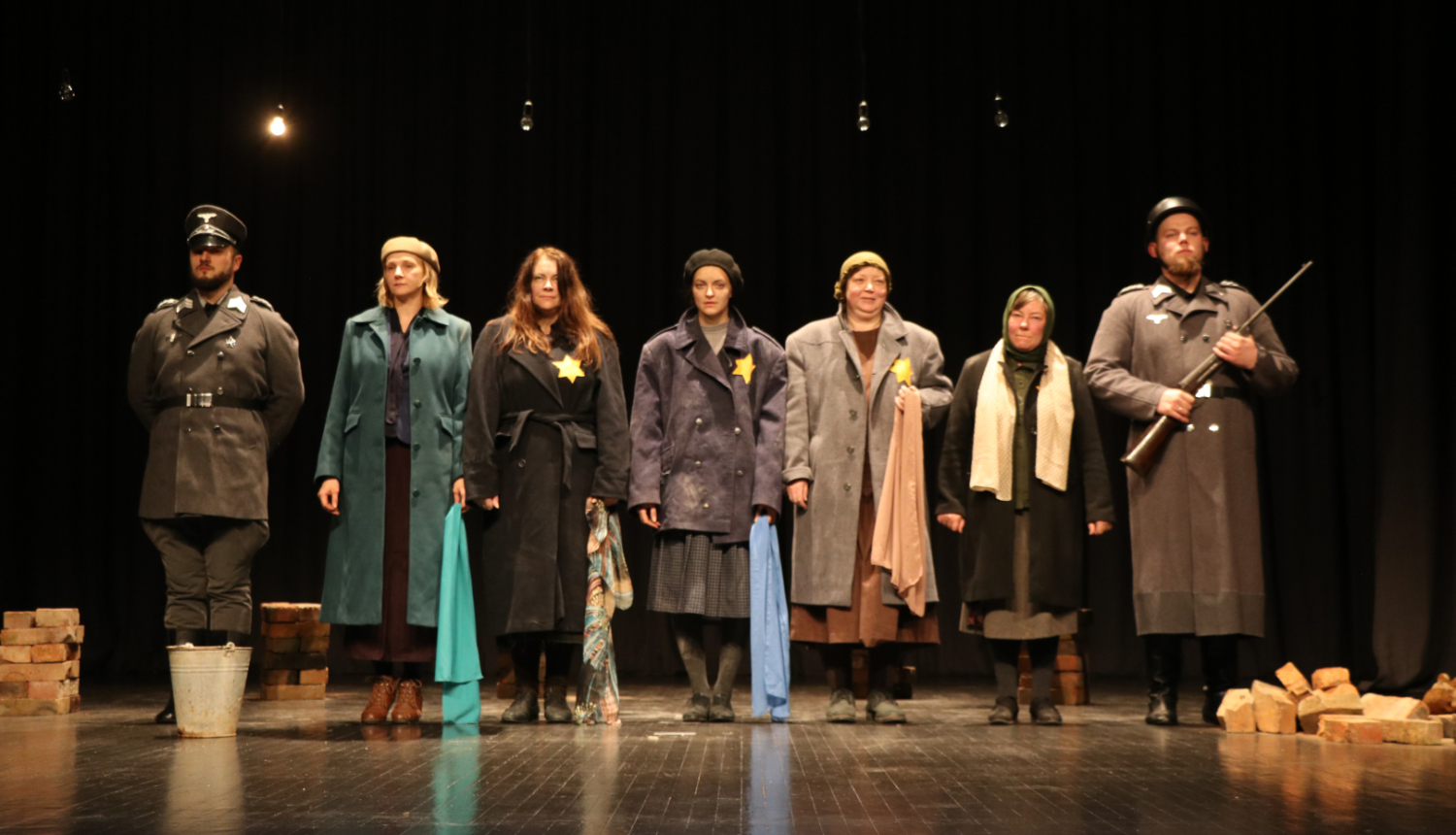 Foto: noslēgusies teātru parāde ar 10 izrādēm