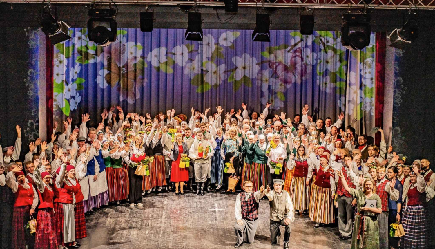 Sadancī – 13 novada deju kolektīvi