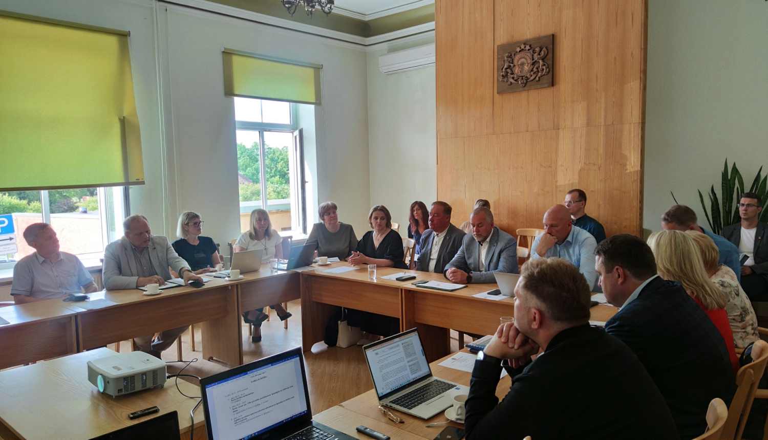 Attēls: Gulbenes novada izglītības pārvalde piedalās attīstības padomes sēdē