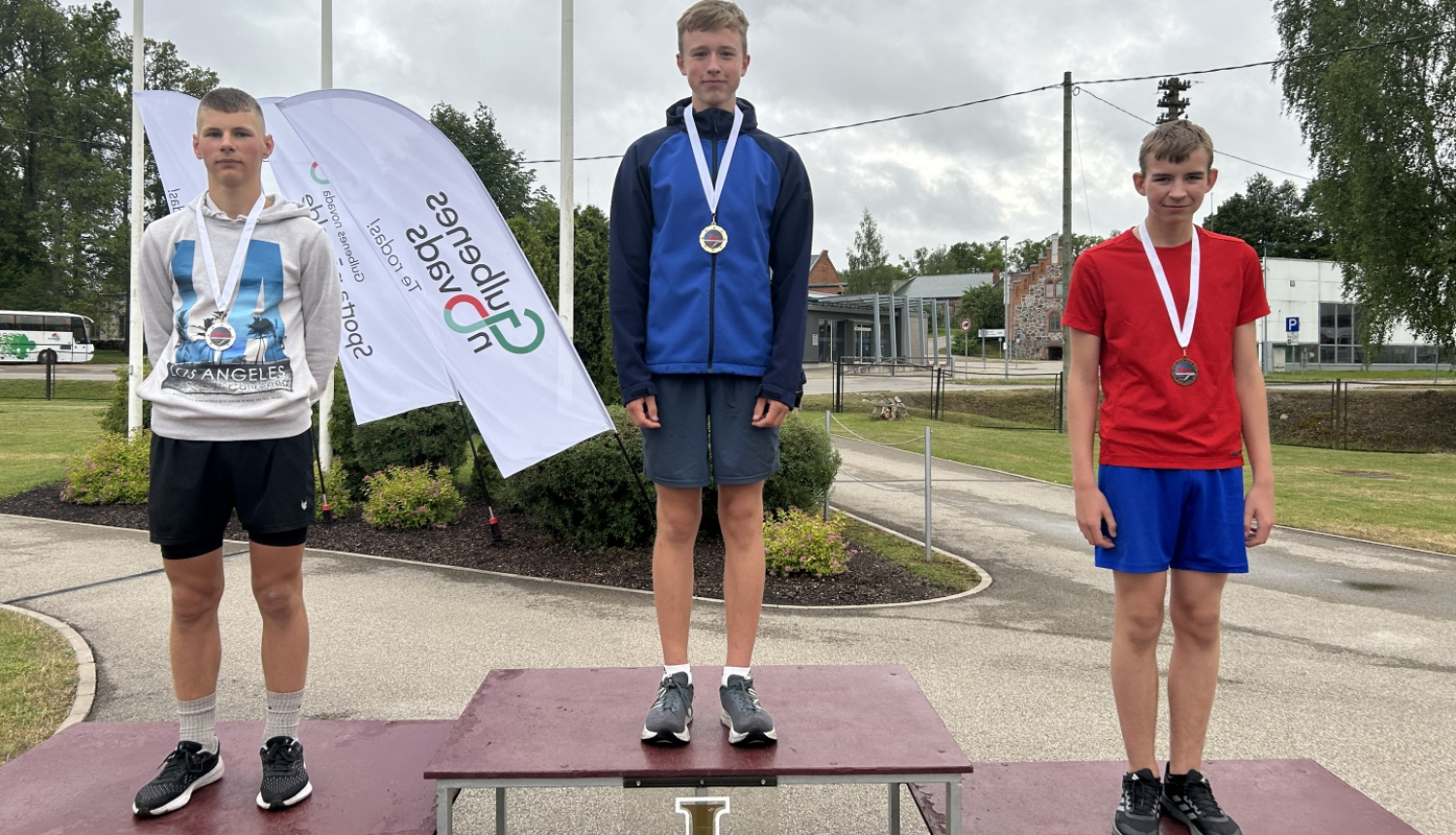 Attēls: Gulbenes novada atklātais čempionāts vieglatlētikā dalībnieki