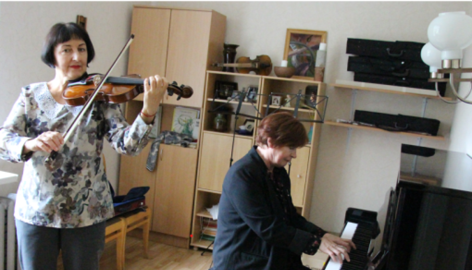 Gulbenes Mūzikas skolā jauns pianīns