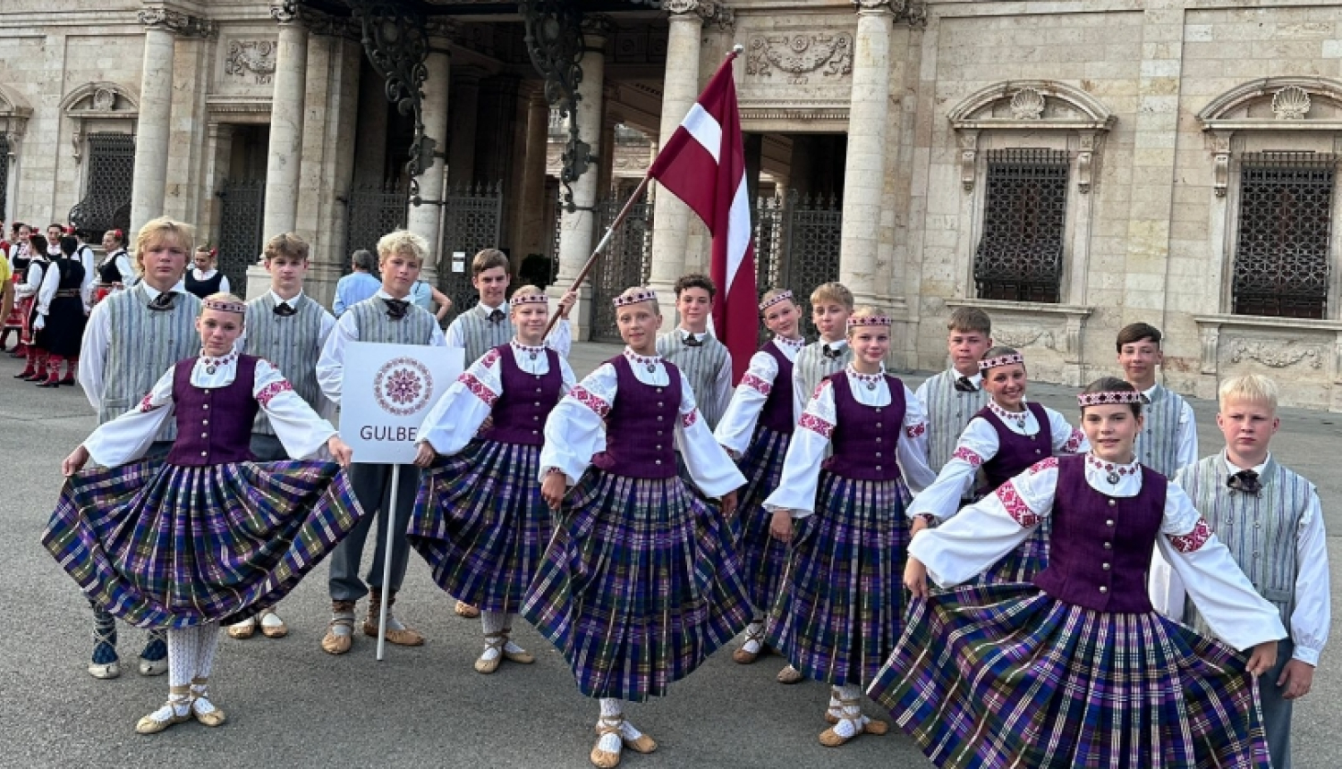 Piedalās starptautiskā festivālā Itālijā
