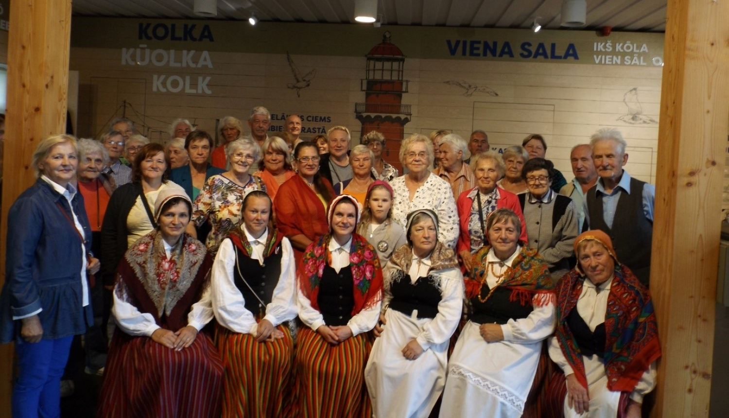 Novada seniori apceļo Latviju