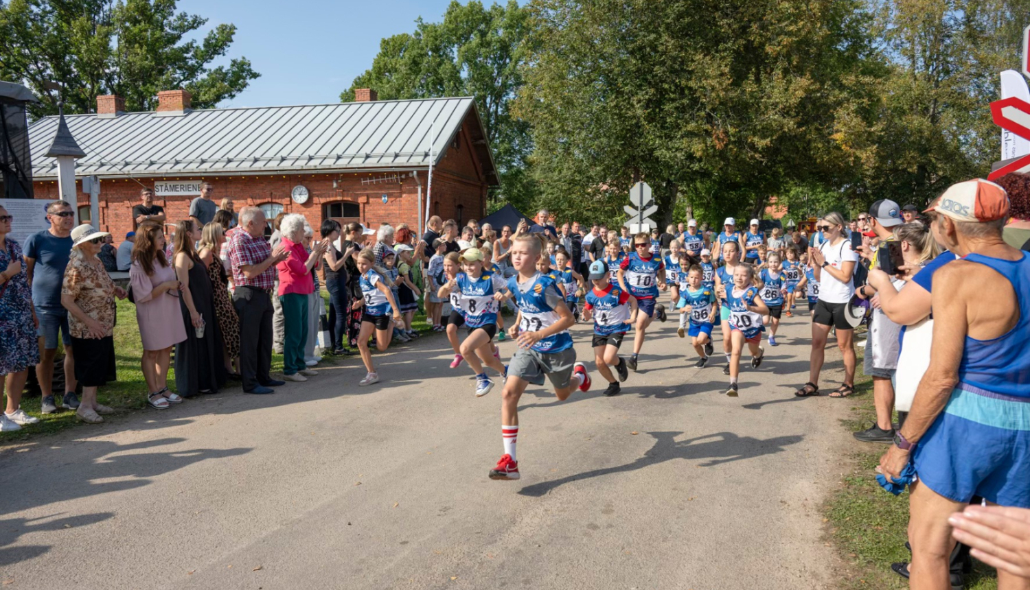 Attēls: tradicionālais tautas skrējiens „Apkārt Stāmerienas ezeram”