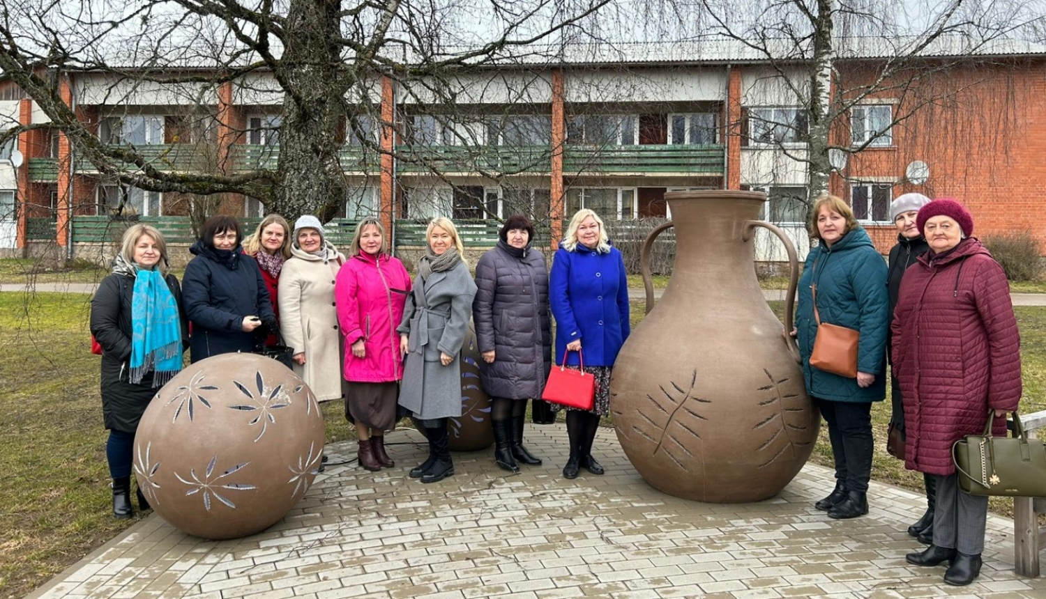 Gulbenes novada latviešu valodas skolotāji pieredzē Lejasciema pamatskolā